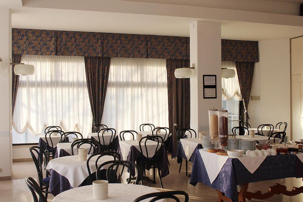 Hotel Grand Meeting Rimini Eksteriør bilde