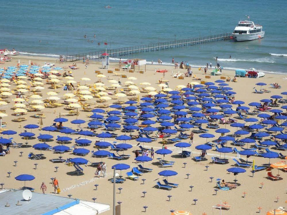 Hotel Grand Meeting Rimini Eksteriør bilde