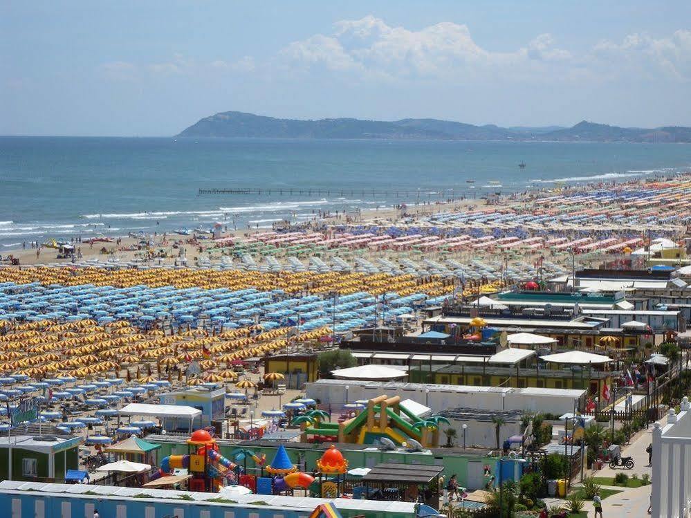 Hotel Grand Meeting Rimini Eksteriør bilde